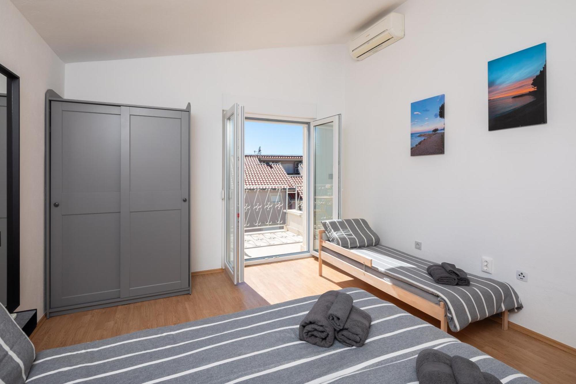 Sunshine Suites Omiš Esterno foto