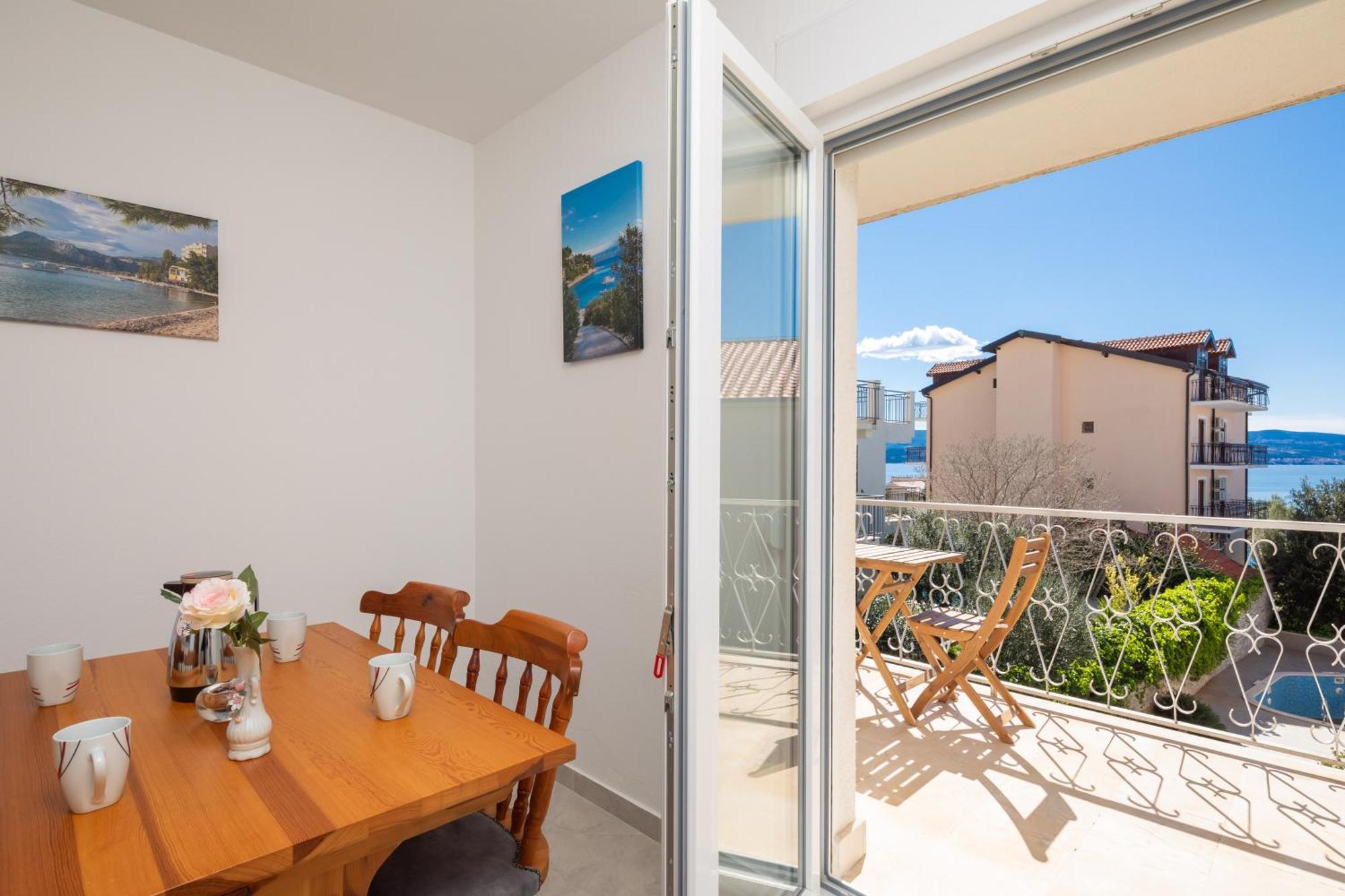 Sunshine Suites Omiš Esterno foto