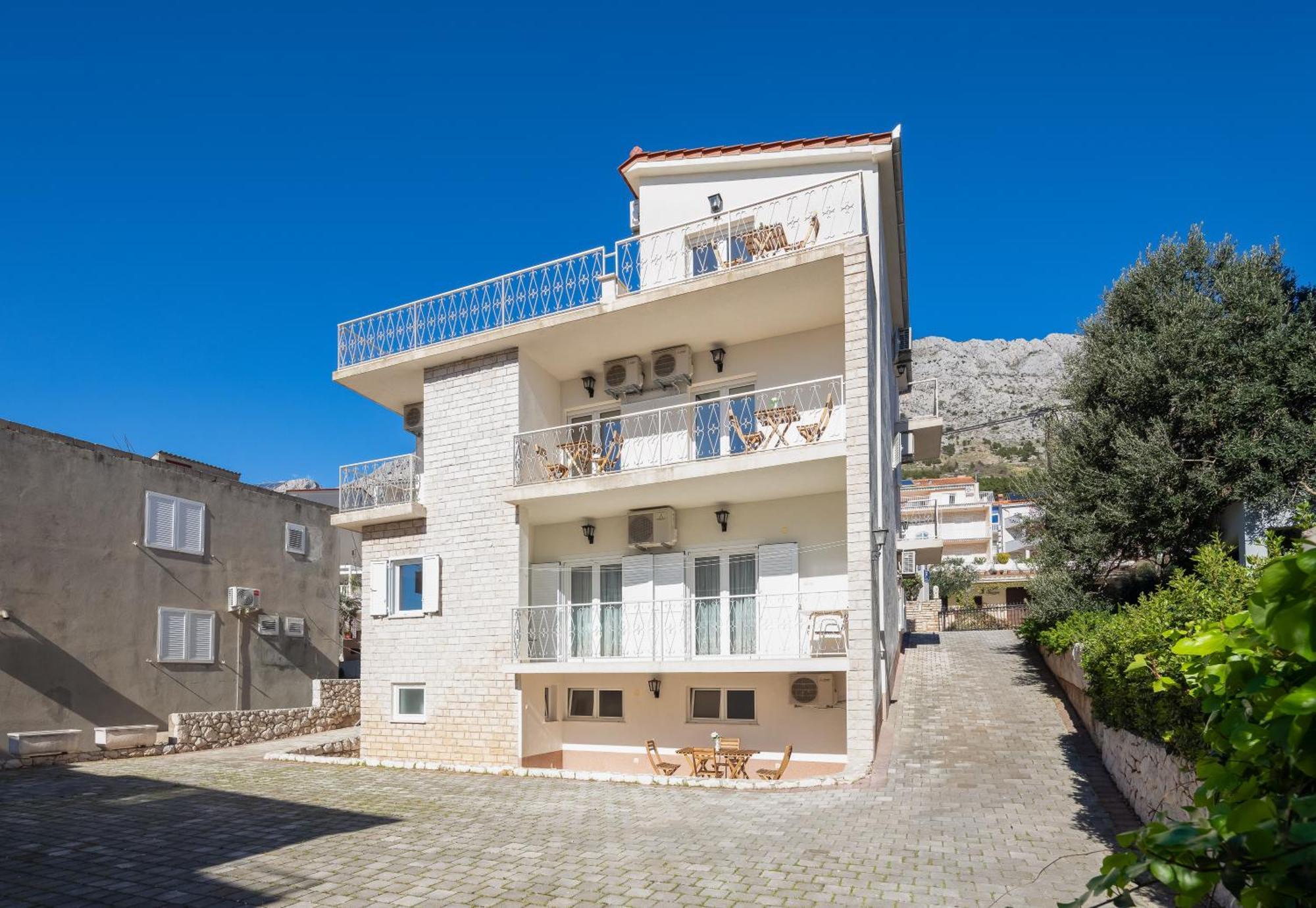 Sunshine Suites Omiš Esterno foto