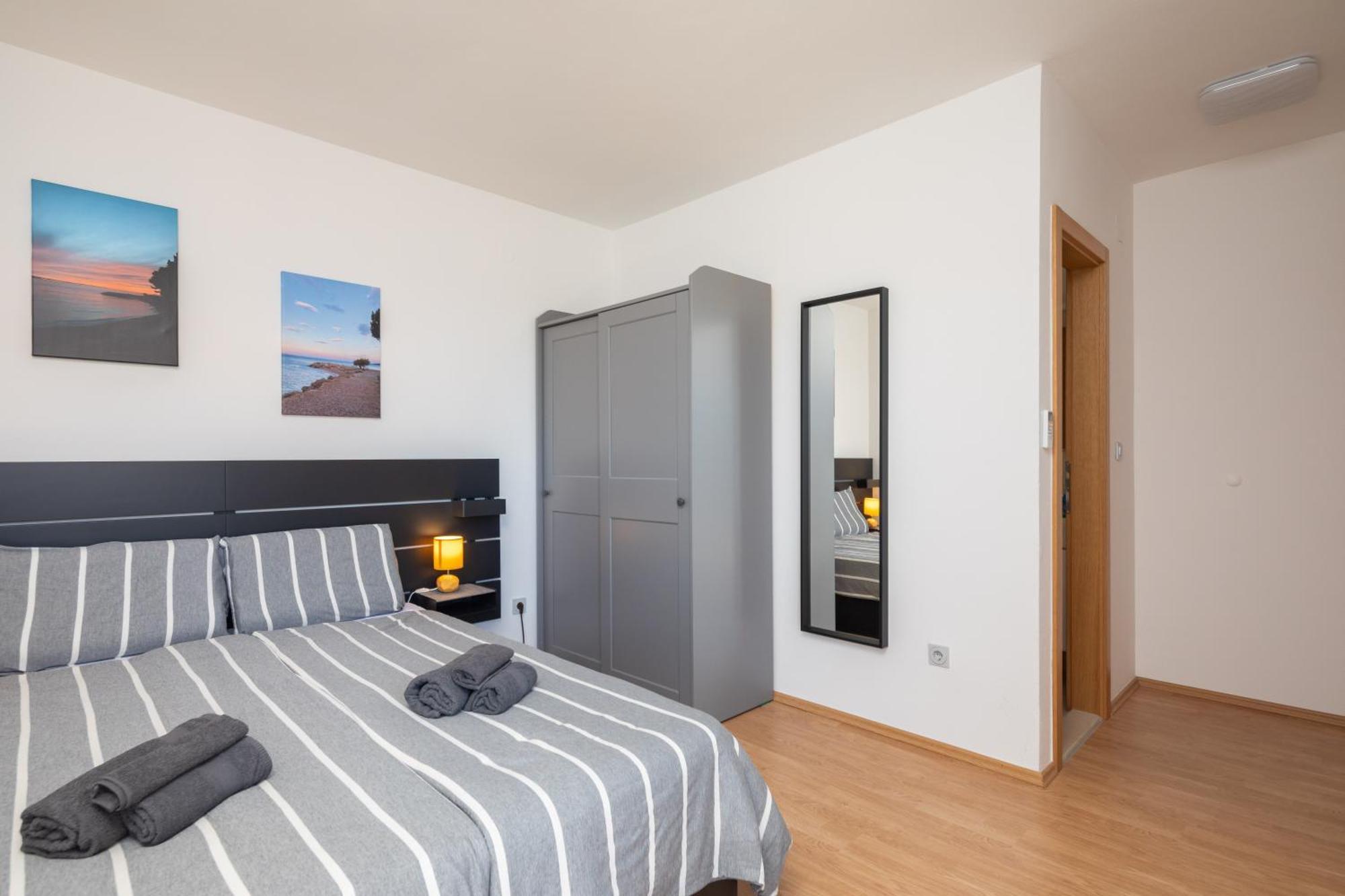 Sunshine Suites Omiš Esterno foto