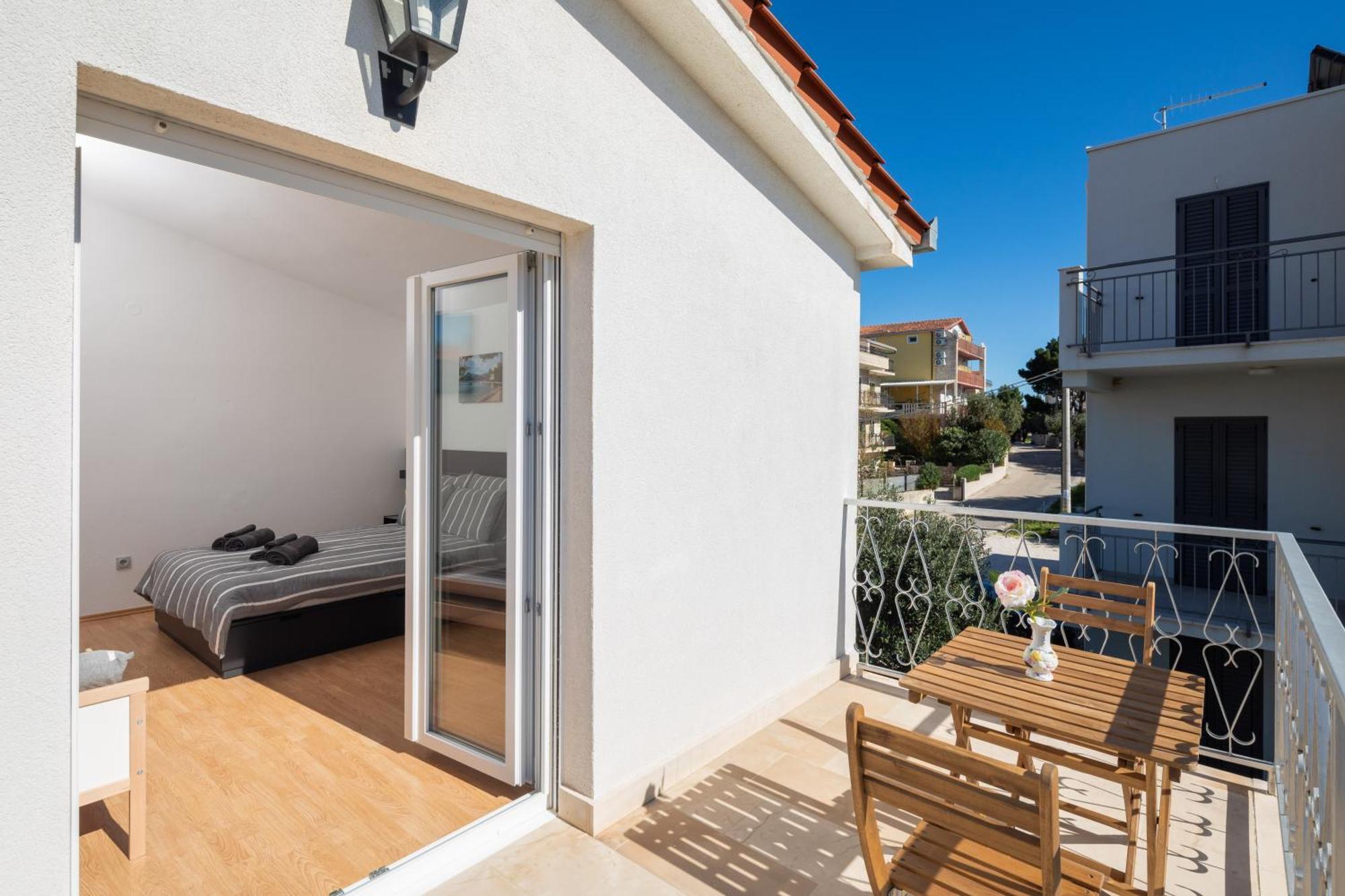 Sunshine Suites Omiš Esterno foto