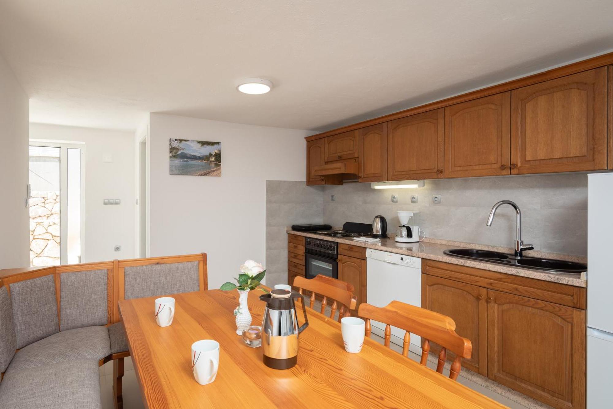 Sunshine Suites Omiš Esterno foto