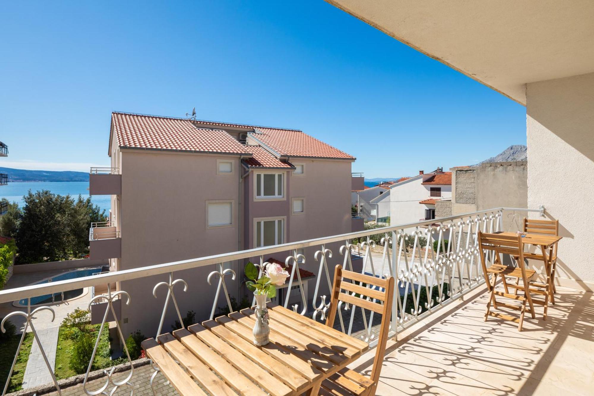 Sunshine Suites Omiš Esterno foto