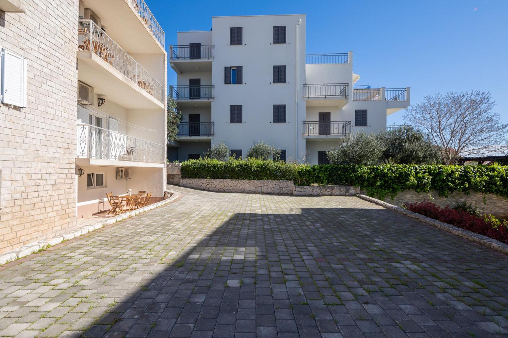 Sunshine Suites Omiš Esterno foto