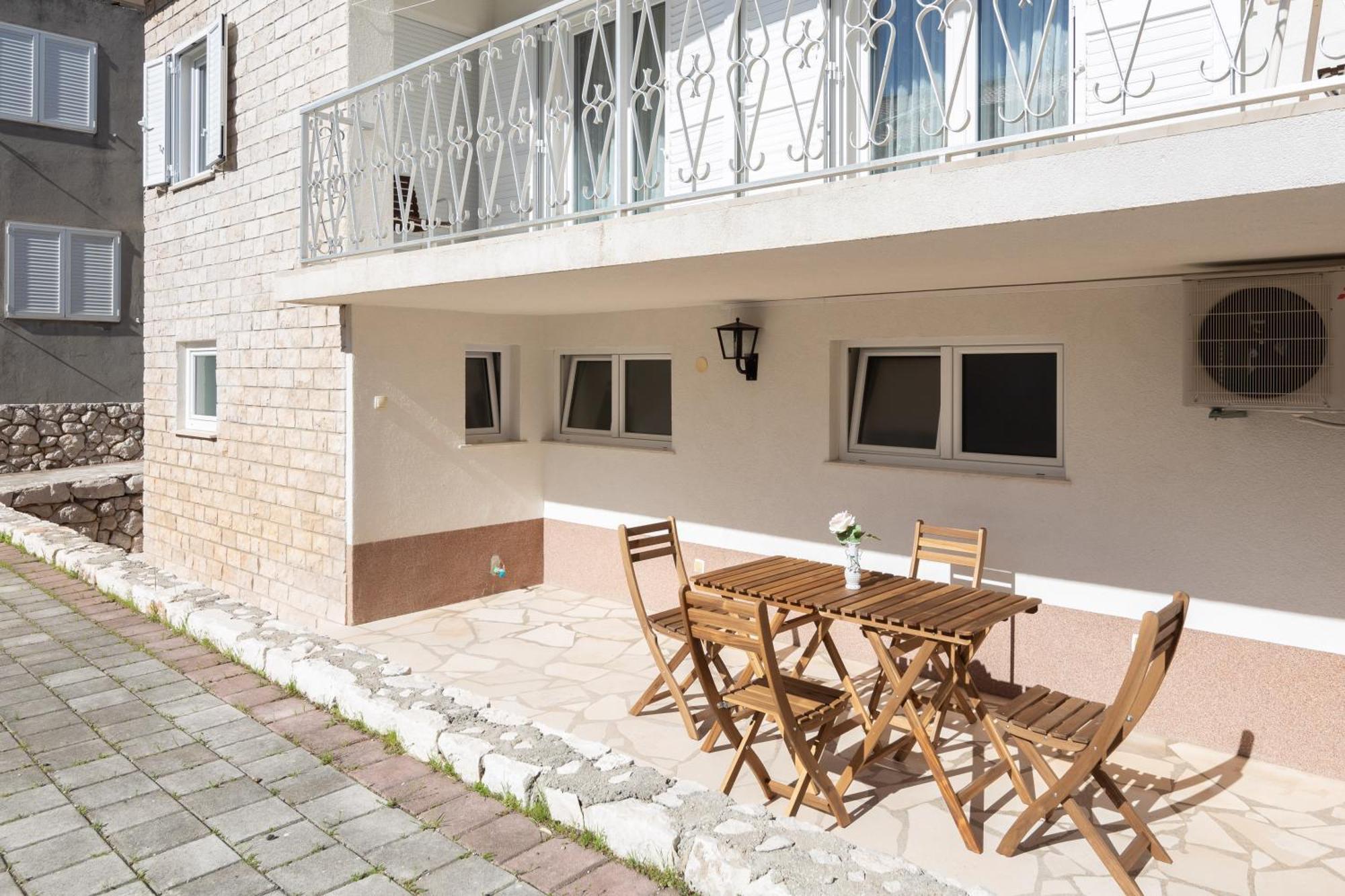 Sunshine Suites Omiš Esterno foto